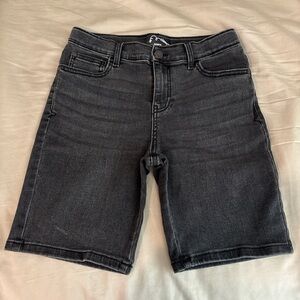 art class stretchy denim jorts